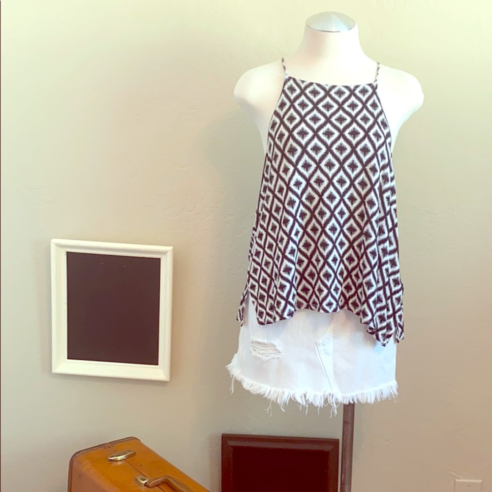 Black and white print top